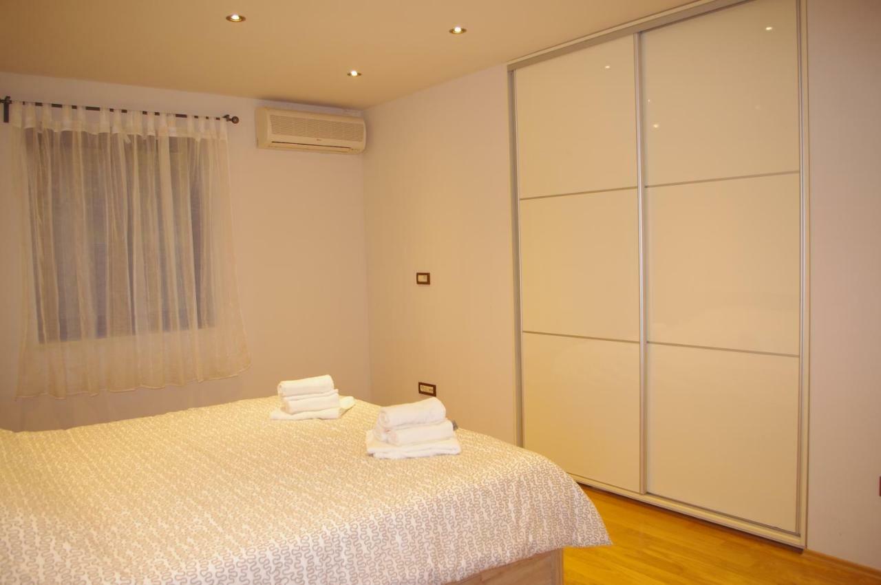 Apartment Verano Njivice Exteriör bild